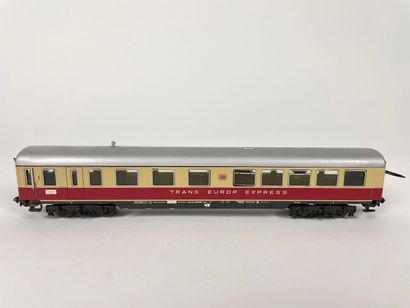 MÄRKLIN (H0) Set of seven passenger cars:

- 4043, a commuter train passenger car...