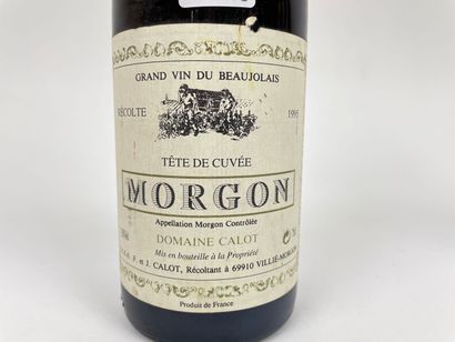 FRANCE Lot de trois bouteilles (rouge) :
- BEAUJOLAIS (MORGON), Domaine Calot 1995,...