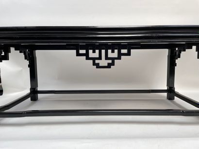 null Grande table-console rectangulaire dans le goût de la Chine, XXe, bois noirci,...