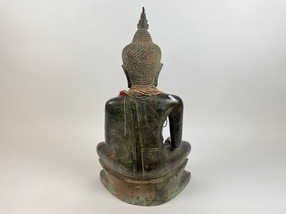 ASIE DU SUD-EST "Bouddha assis prenant la terre à témoin (Bhûmisparsha-mudrā)", probablement...