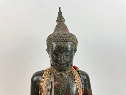ASIE DU SUD-EST "Bouddha assis prenant la terre à témoin (Bhûmisparsha-mudrā)", probablement...