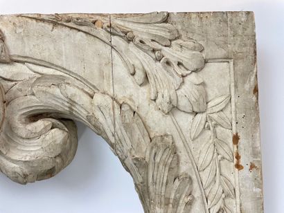 null Bel élément décoratif en console à volute, XIXe, bois sculpté et laqué, 66,5x48...