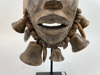 ART TRIBAL Dan female mask (Ivory Coast/Liberia), probably early/mid-20th century,...