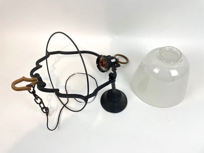 null Lanterne de vestibule, mi-XXe, métal laqué et verre, d. 28 cm [usures, importante...