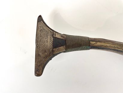 null Fusil maghrébin à silex et long canon (Moukhala), probablement XIXe, bois et...