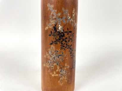 JAPON Poupée traditionnelle (Kokeshi), XXe, bois peint, mention et/ou signature au...