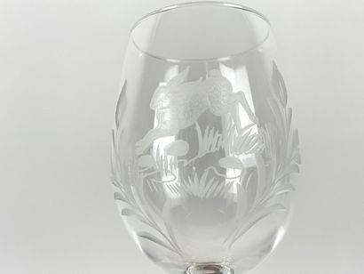 ARC - FRANCE Suite de quatre verres à décor cynégétique, XXe, cristal gravé, marque,...