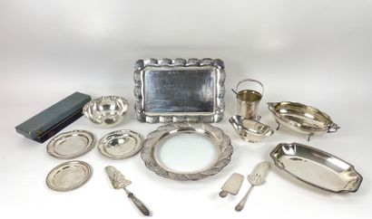 null Lot d'argenterie (métal argenté) : plateaux, milieu-de-table, jattes, coupelle,...