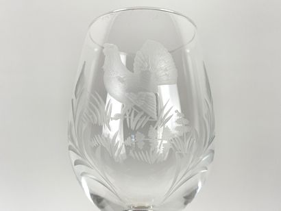 ARC - FRANCE Suite de quatre verres à décor cynégétique, XXe, cristal gravé, marque,...