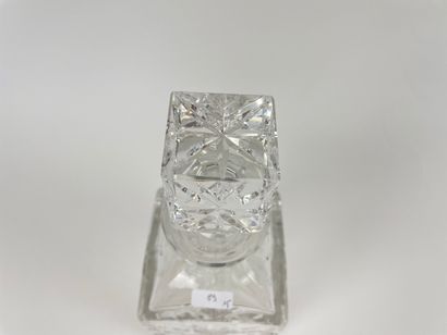 null Ensemble de cinq carafes, XIXe-XXe, cristal et/ou verre, h. 31-21,5 cm [quelques...