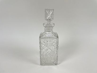 null Ensemble de cinq carafes, XIXe-XXe, cristal et/ou verre, h. 31-21,5 cm [quelques...