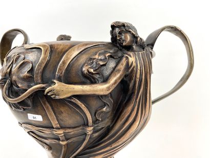 null Large Art Nouveau style vase with nymphs in high relief, 20th century, patinated...
