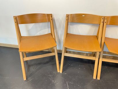 HYLLINGE MØBLER - DANEMARK Suite de six chaises pliantes, circa 1980, contreplaqué...