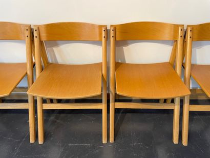 HYLLINGE MØBLER - DANEMARK Suite de dix chaises pliantes, circa 1980, contreplaqué...