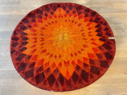 DESSO - HOLLAND Vintage round rug with rose pattern, circa 1970, wool, label, d....
