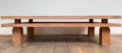 null Table basse à plateau rectangulaire dédoublé, XXIe, bois cérusé, 35,5x130x80...