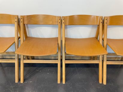 HYLLINGE MØBLER - DANEMARK Suite de dix chaises pliantes, circa 1980, contreplaqué...