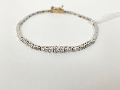 null White gold bracelet set with diamonds, 6 g approx.