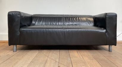 null Black leather two-seater sofa, h. 65 cm, l. 180 cm [alterations].