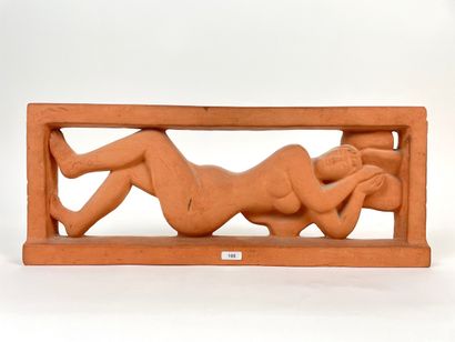 DEBONNAIRES Fernand (1907-1997) "Baigneuse couchée", 1959, épreuve en terre cuite,...