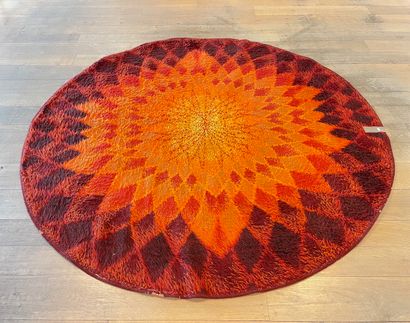 DESSO - HOLLAND Vintage round rug with rose pattern, circa 1970, wool, label, d....