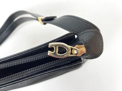 null Set of four handbags/straps, l. 23-35,5 cm [used condition].