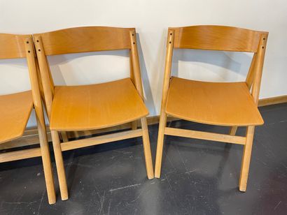 HYLLINGE MØBLER - DANEMARK Suite de six chaises pliantes, circa 1980, contreplaqué...