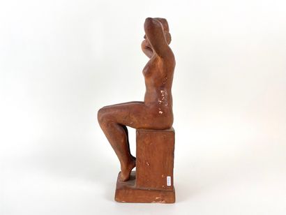 LAURENT S. "Baigneuse assise", 1938, statuette en terre cuite patinée, signée et...