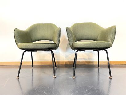 SAARINEN Eero (1910-1961) / KNOLL INTERNATIONAL Paire de fauteuils Executive à piétement...