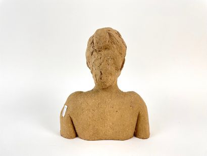 ANONYME "Bustes de femme", XXe-XXIe, trois sculptures en terre cuite, h. 26 cm, 25...