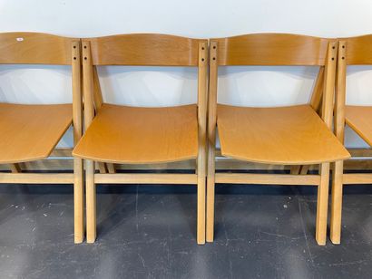 HYLLINGE MØBLER - DANEMARK Suite of six folding chairs, circa 1980, thermoformed...