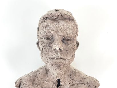 ANONYME "Tête de femme" et "Buste de jeune homme", XXe-XXIe, deux sculptures en terre...