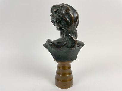 LAMBEAUX Jef (1852-1908) "Bacchante", début XXe, buste en bronze patiné sur socle...