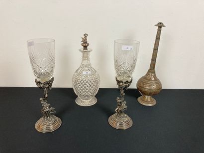 Reunion of a carafe and a pair of flutes...