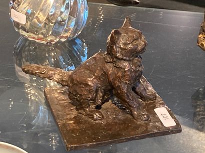 HAERENS Louisa (1884-1961) "Cat on the prowl", 20th century, patinated bronze print,...