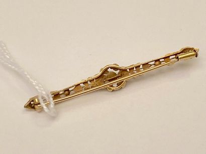 null Belle Époque barrette in chased yellow gold (750 thousandths) set with pearls,...