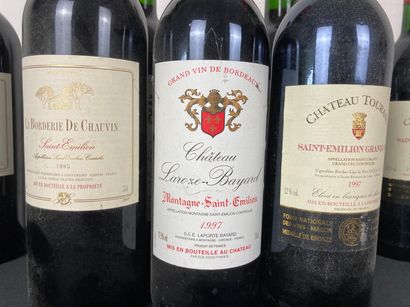 BORDEAUX Lot of seven bottles:
- (SAINT-ÉMILION), La Borderie de Chauvin 1995 (red),...