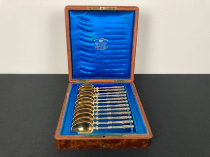 null Suite of twelve moka spoons in a Napoleon III period case, 1838- / late 19th...
