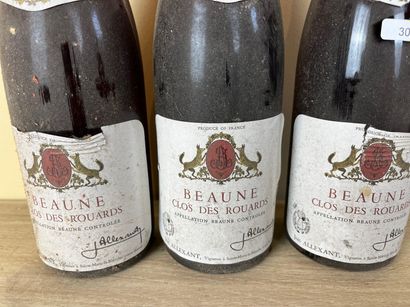 BOURGOGNE (BEAUNE) Jean Allexant "Clos des Rouardes" 1983 (rouge), trois bouteilles...