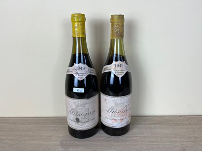 BOURGOGNE (MUSIGNY) Domaine Comte Georges de Vogüé 1949 (rouge), deux bouteilles...