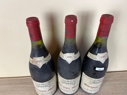 BOURGOGNE (MORIN) Morin Père & Fils 1981 (rouge), trois bouteilles [2 cm, 2,5 cm...
