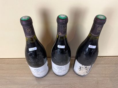 VALLEE DU RHÔNE (CHATEAUNEUF-DU-PAPE) Domaine Paul Autard 1992 (rouge), trois bouteilles...