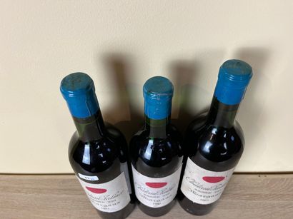 BORDEAUX (MARGAUX) Château Palmer 1961 (rouge), trois bouteilles [haut-épaules, altérations...