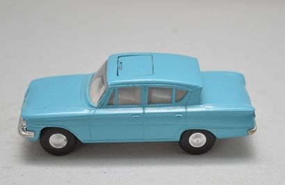 null SPOT ON Triang réf 259, Ford Consul Classic, 1966, sky blue, toit ouvrant, suspension,...