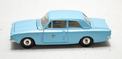 null DINKY 130, Ford Corsair Saloon, 1964, bleu léger, intérieur blanc, rare, (E)...