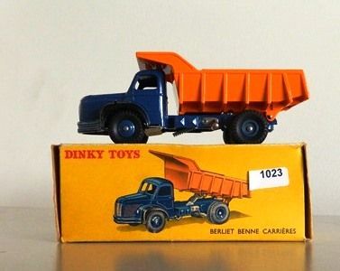 null DINKY 580 34A Berliet benne carrière, en bleu et orange (MB) 