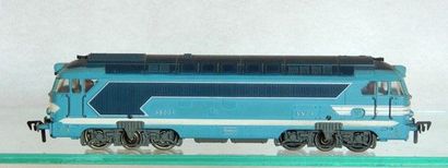 null FLEISCHMANN loco diesel française, CC, 68001, en bleu deux tons, carrosserie...