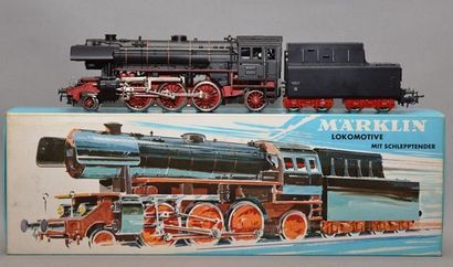 null MÄRKLIN 3005, locomotive type vapeur, 131, tender 4 axes, noire, état neuf en...