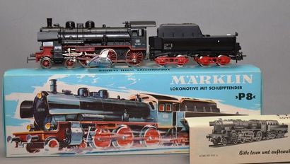 null MÄRKLIN 3098, locomotive vapeur 230, tender 4 axes, noire de la DB type P8,...