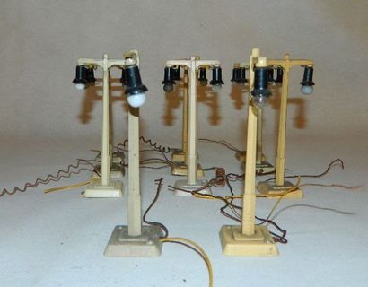 null MÄRKLIN (12) 448/2 et 448/1: 10x lampadaires doubles 448/2 et 2x lampadaires...